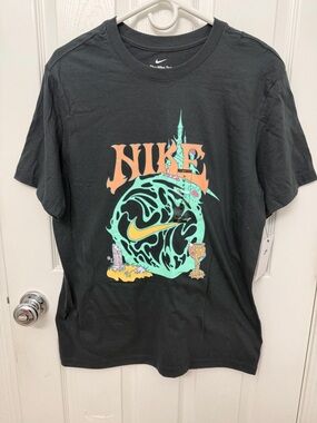 Nike mens Black Tee size M new!! 100% cotton